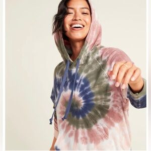 Vintage pullover hoodie tie-dye